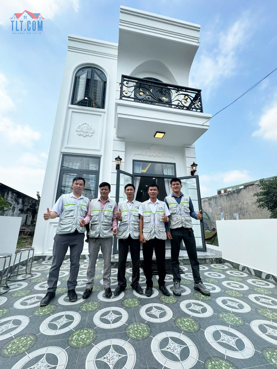 B&agrave;n giao nh&agrave; chị Hường