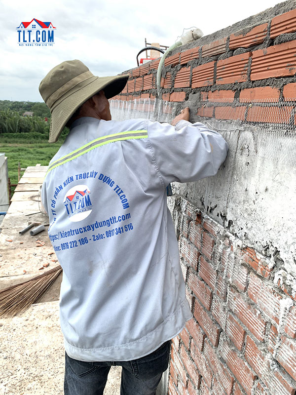 Bao lưới v&acirc;y quanh tường