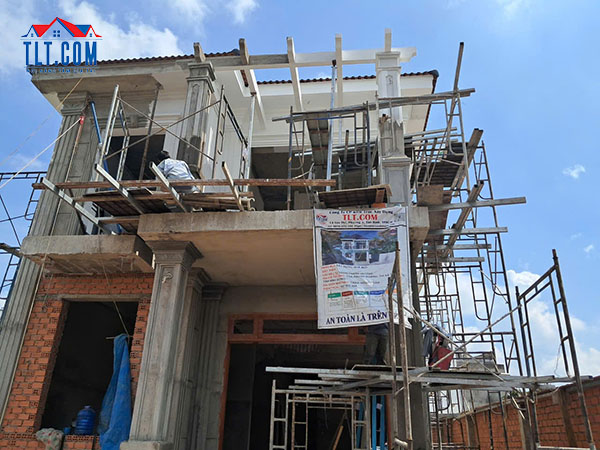 X&acirc;y nh&agrave; phần th&ocirc; B&igrave;nh Dương
