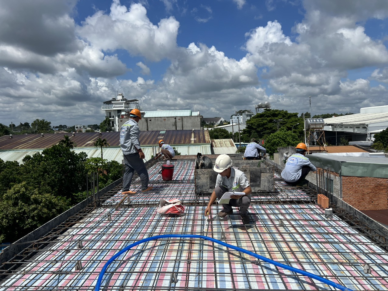 Đơn gi&aacute; x&acirc;y nh&agrave; phần th&ocirc;