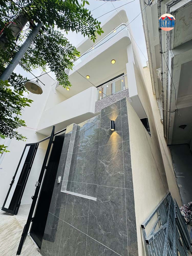B&agrave;n giao nh&agrave; 1 trệt 2 lầu 