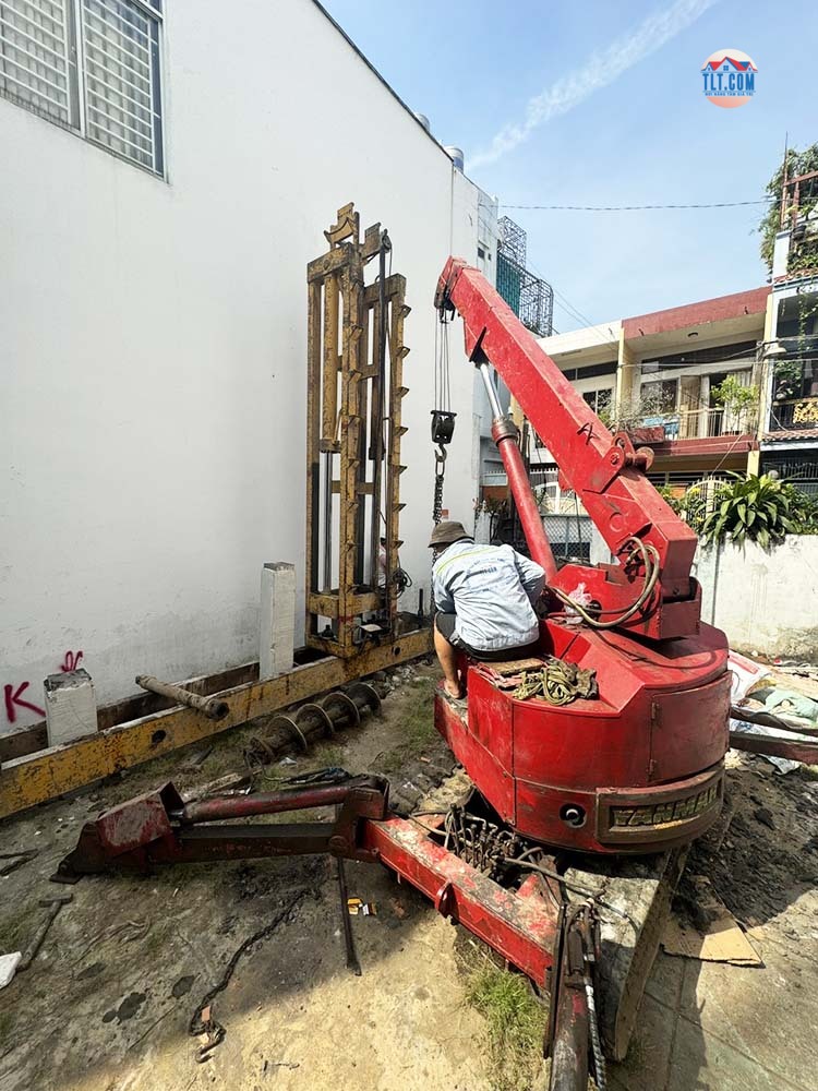 Thi c&ocirc;ng &eacute;p cọc l&agrave;m m&oacute;ng