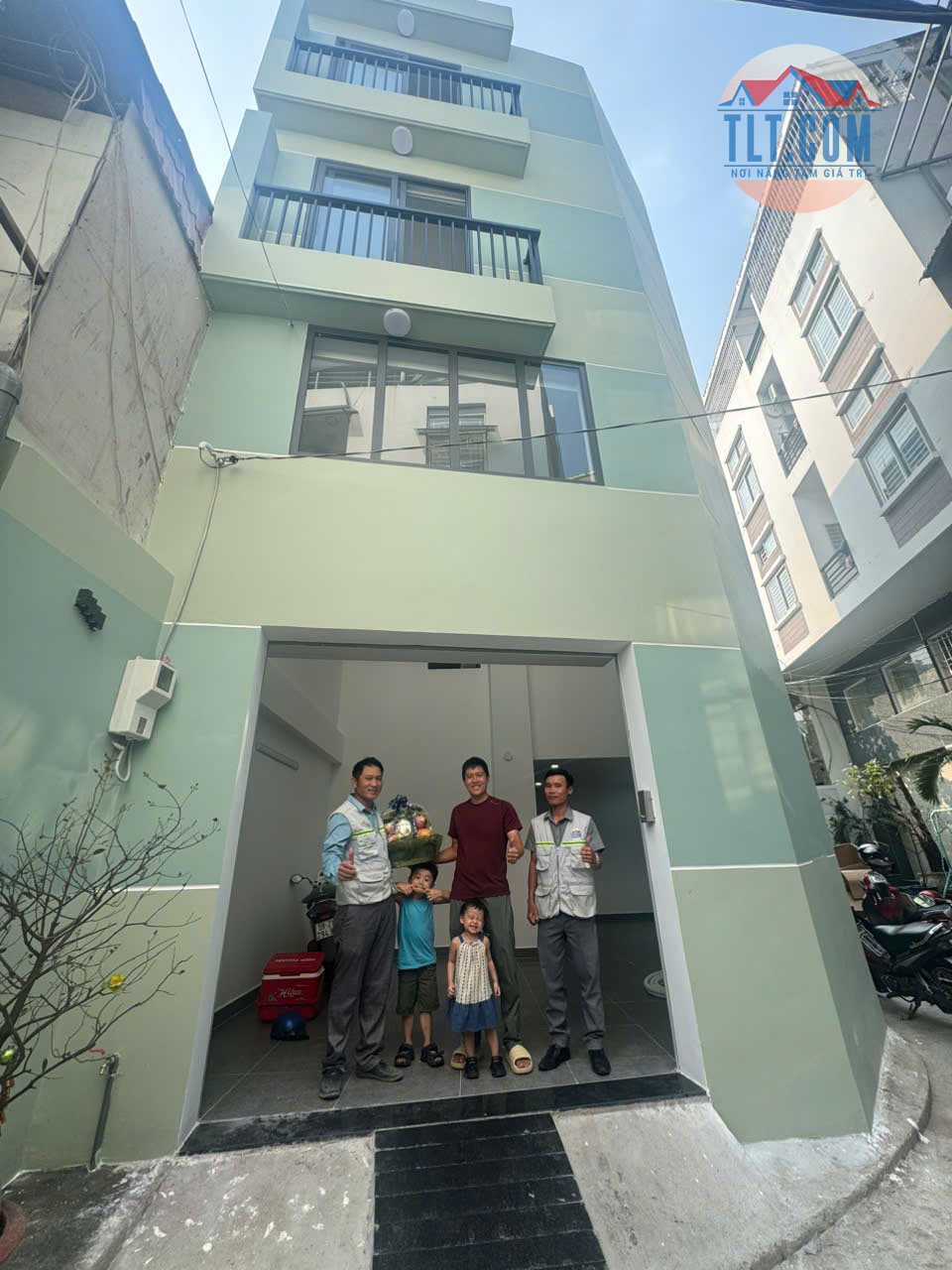 B&agrave;n giao nh&agrave; trọn g&oacute;i ch&igrave;a kh&oacute;a trao tay tại hcm