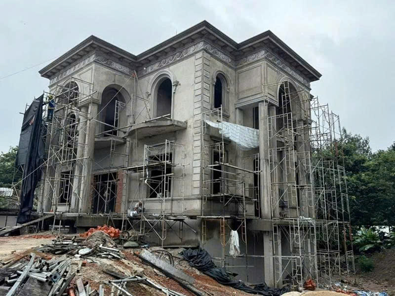 X&acirc;y nh&agrave; biệt thự phần th&ocirc;
