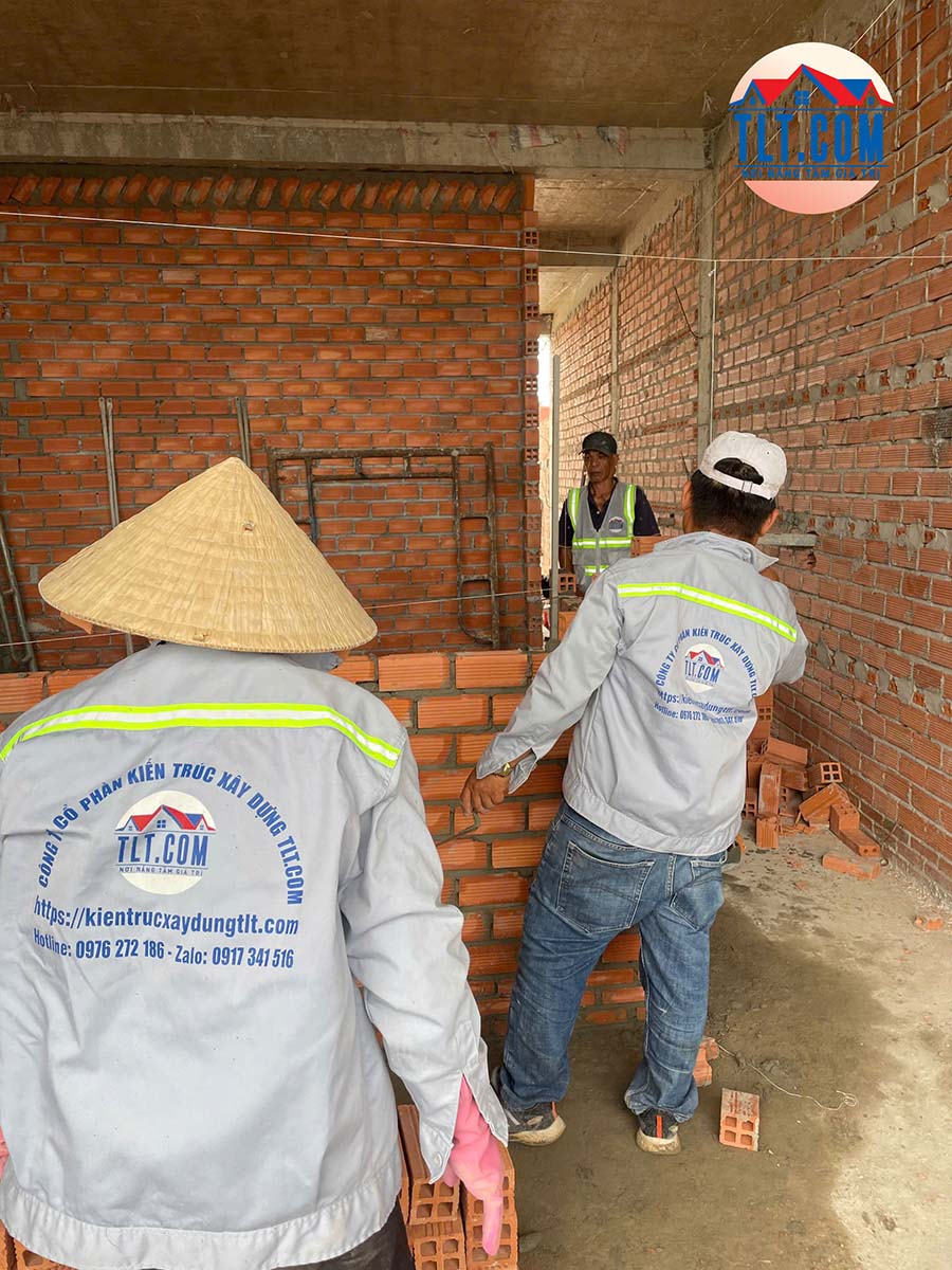 đội ngũ thi công nhà TLT