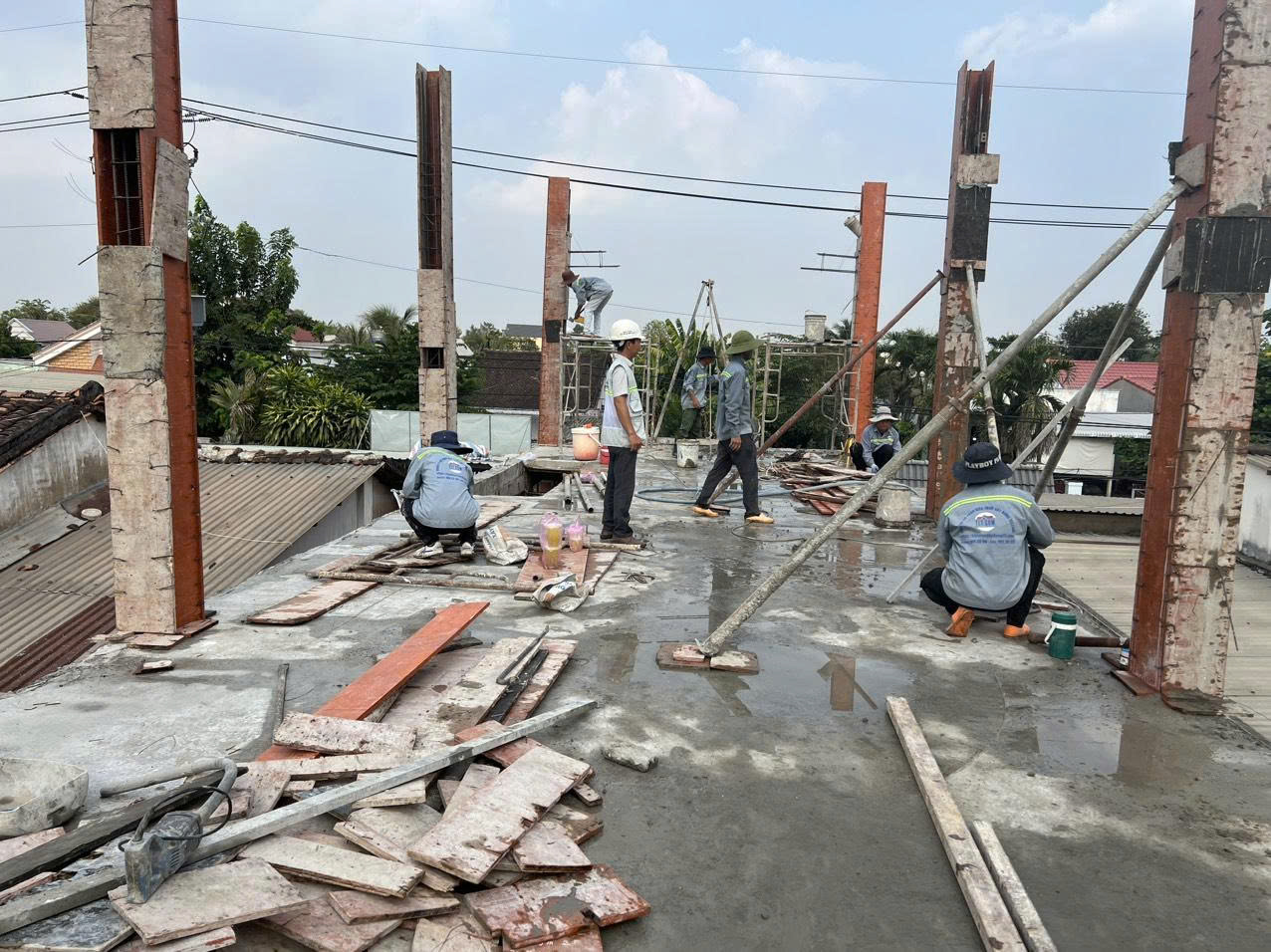 thi c&ocirc;ng đổ b&ecirc; t&ocirc;ng cốp pha