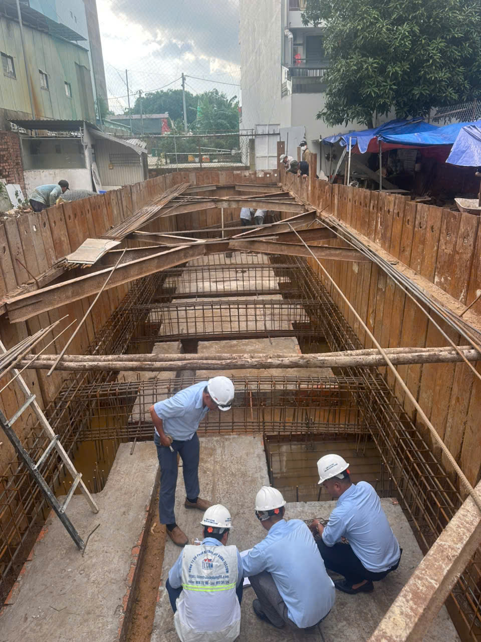 Thi c&ocirc;ng x&acirc;y nh&agrave; tầng hầm