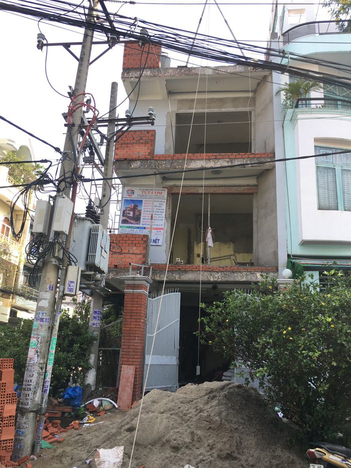 Th&acirc;̀u x&acirc;y nhà ph&acirc;̀n th&ocirc;