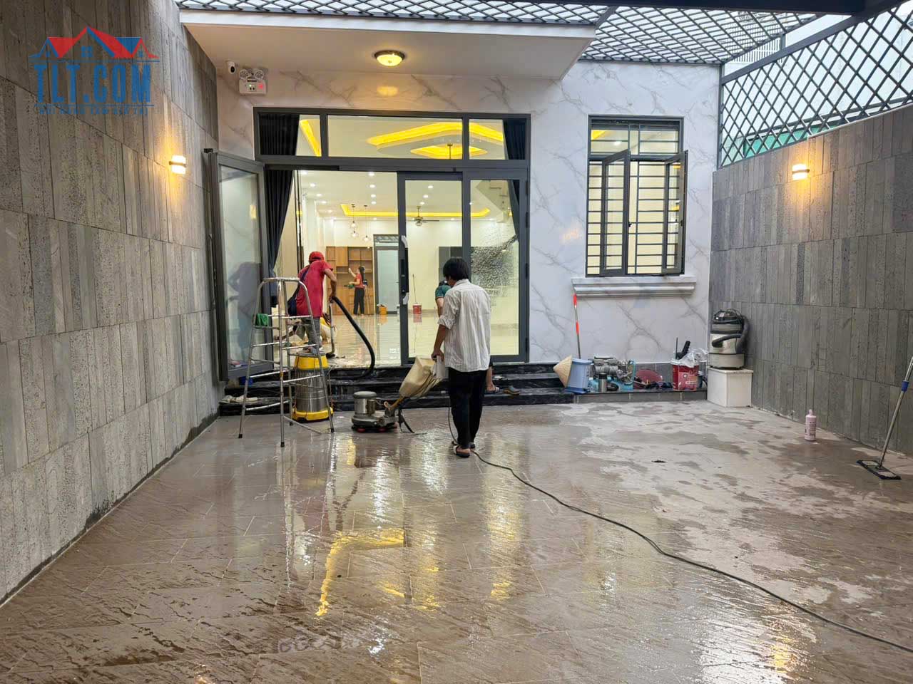 Dọn dẹp vệ sinh c&ocirc;ng nghiệp c&ocirc;ng tr&igrave;nh