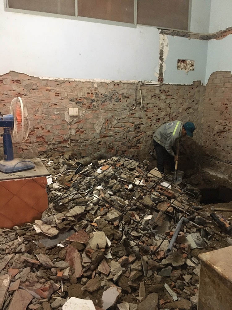 Đục nền nhà