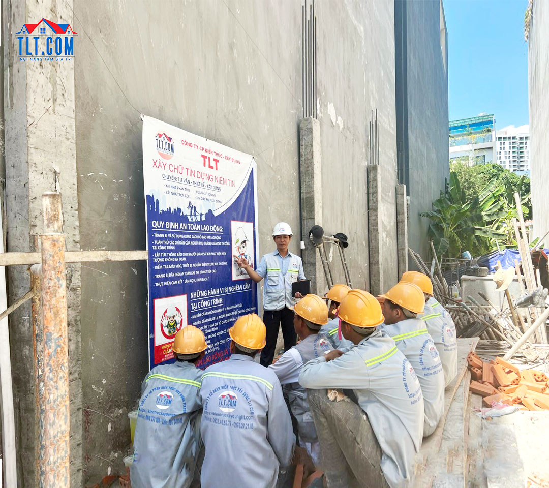 Đội ngũ thi c&ocirc;ng x&acirc;y dựng