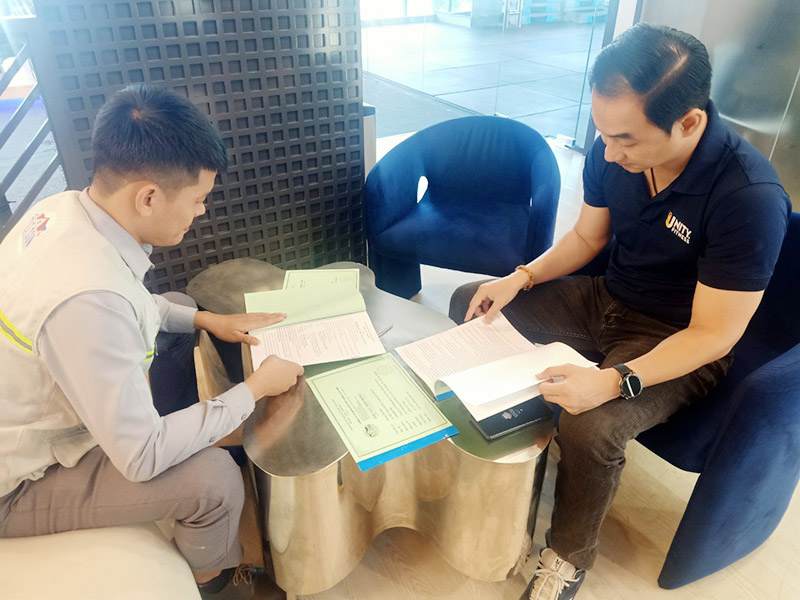 Trao đổi và ký kết hợp đồng xây dựng nhà