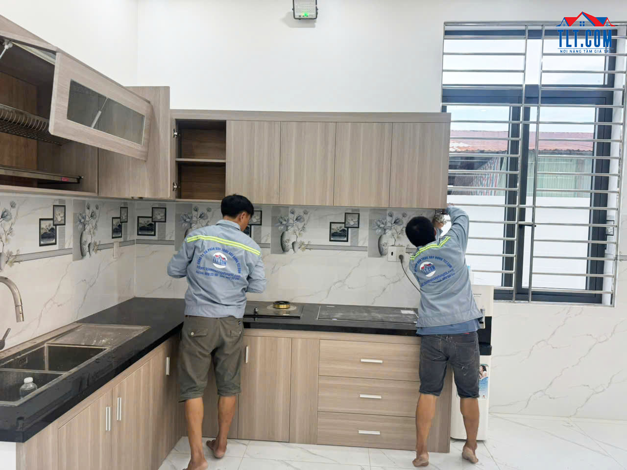 Lắp đặt thiết bị khu vực ph&ograve;ng bếp