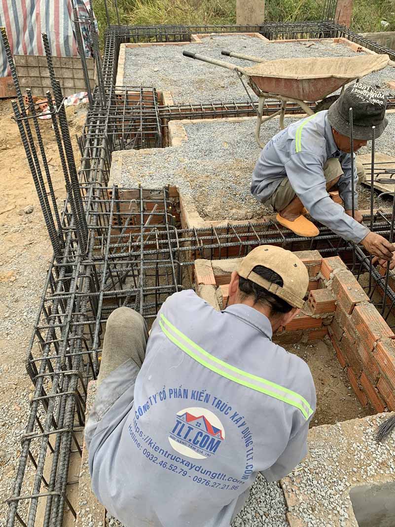 Đan sắt phần móng nhà