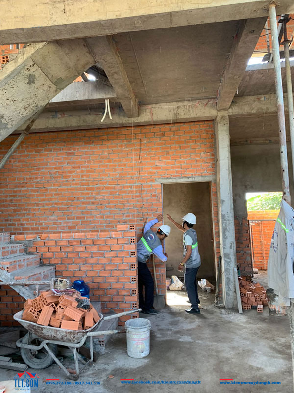 Thi c&ocirc;ng x&acirc;y dựng phần th&ocirc;