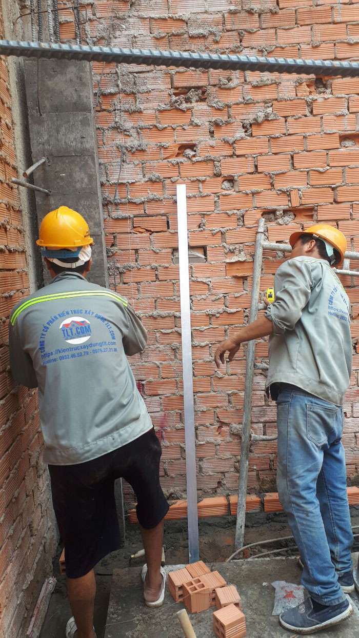 Thi c&ocirc;ng x&acirc;y dựng phần th&ocirc; cho ng&ocirc;i nh&agrave;