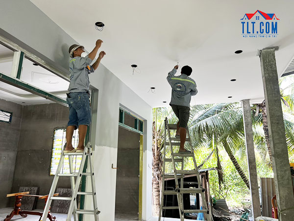 B&agrave;n giao nh&agrave; anh Tuấn ở Tiền Giang