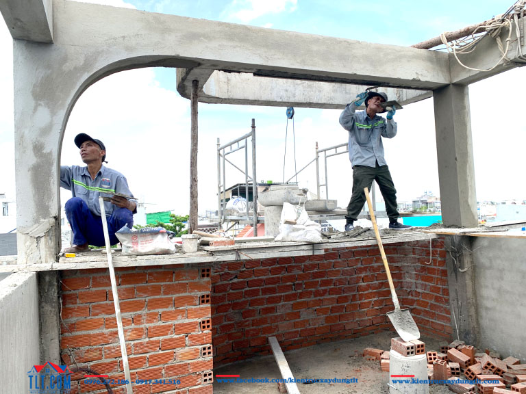 Thi c&ocirc;ng x&acirc;y dựng nh&agrave;