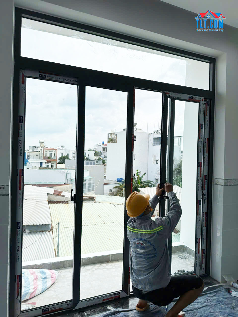lắp đặt cửa sổ