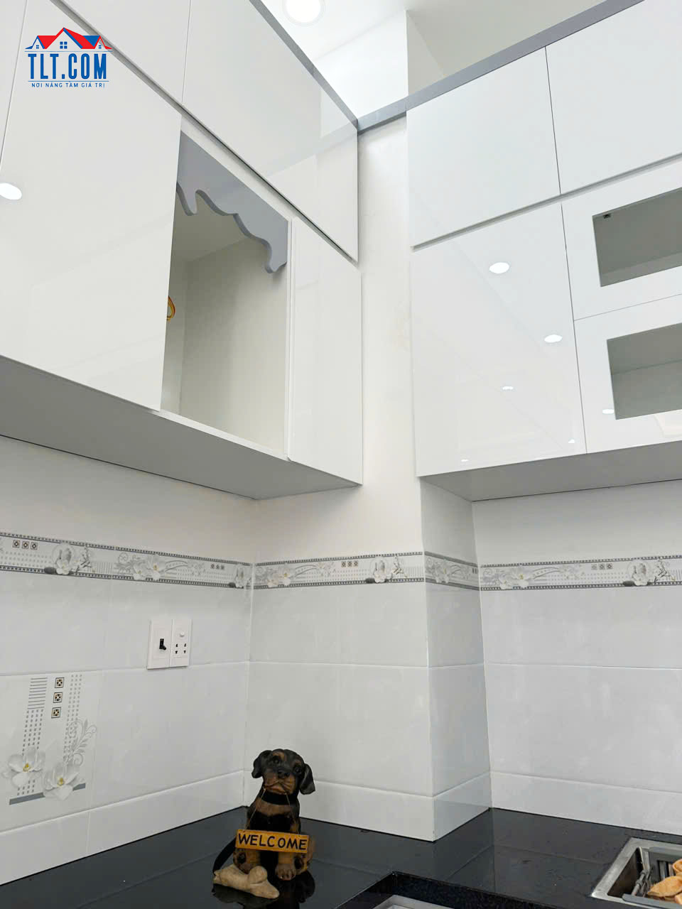 thi c&ocirc;ng ho&agrave;n thiện khu vực bếp