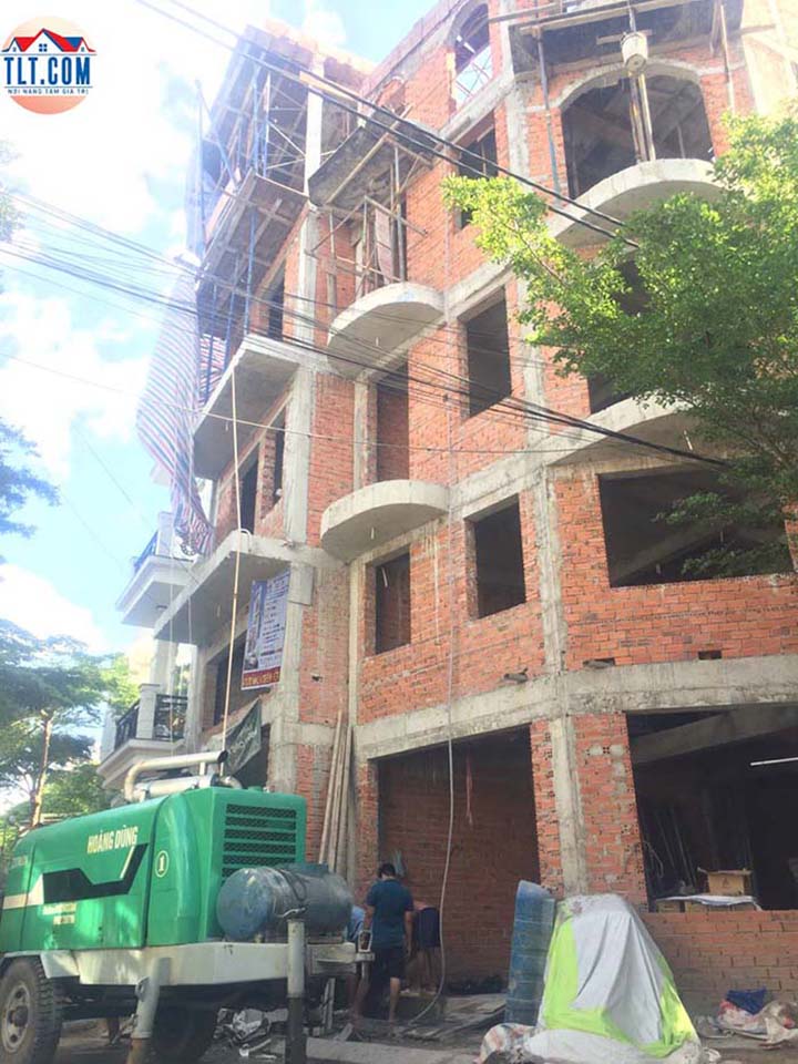 Thi c&ocirc;ng x&acirc;y nh&agrave; phần th&ocirc; nh&agrave; tại B&igrave;nh T&acirc;n TPHCM với diện t&iacute;ch lớn 